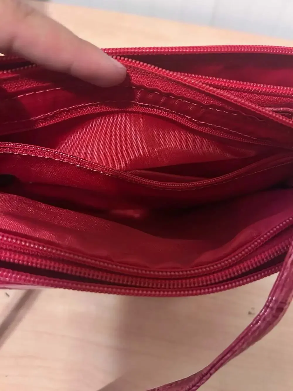Vintage Style Red Croc Embossed Faux Leather Multi-Compartment Crossbody Bag